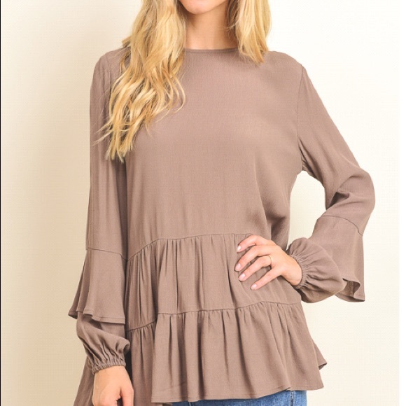 Tops - 🪅Last One🪅 Ruffle Top w/Lace Up Detail